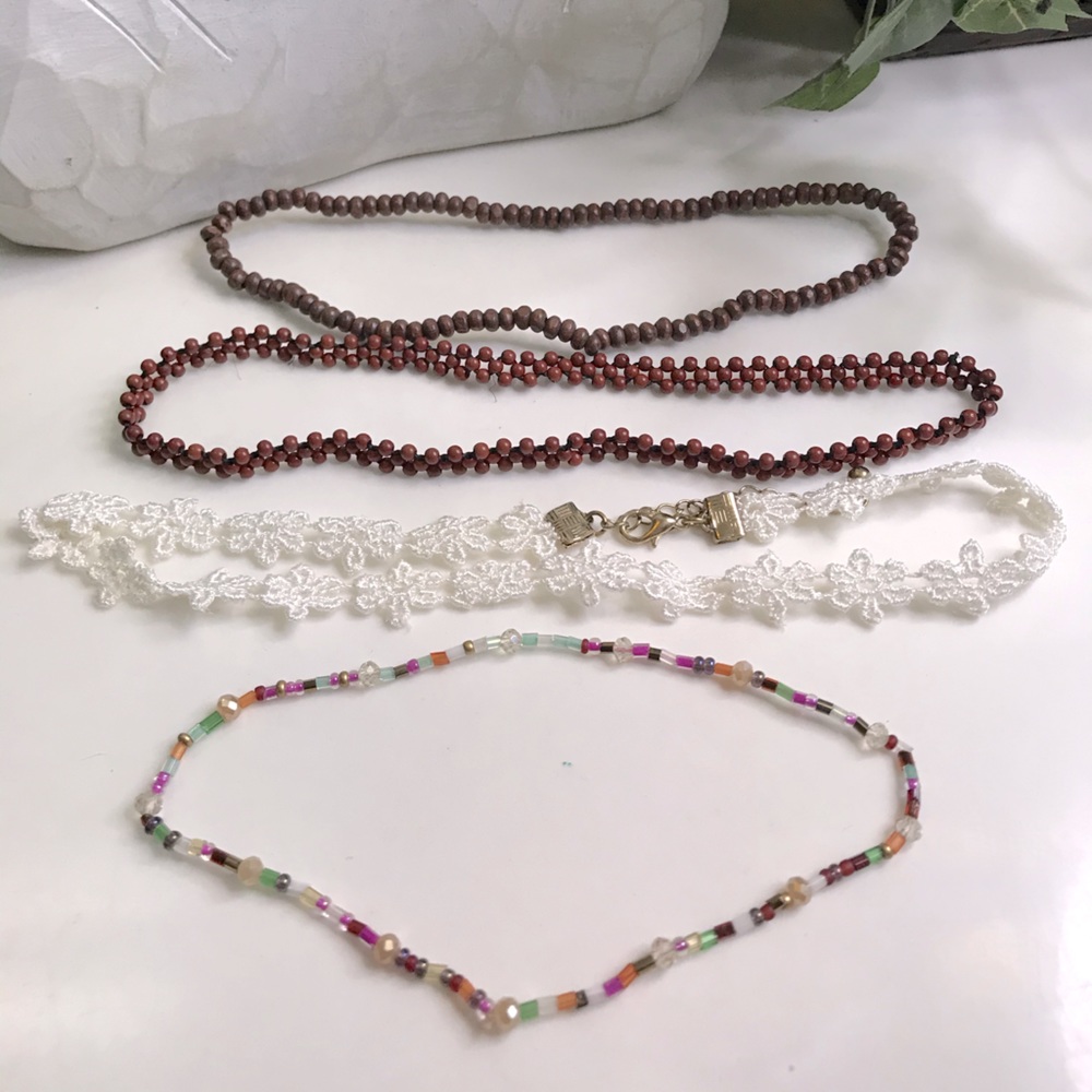 set of 4 chokers